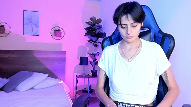 MartinnaGrecco online show from November 29, 2025, 8:31 pm