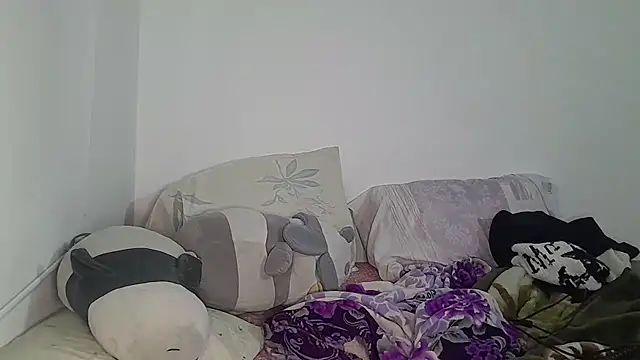 Snapshot of Layla_Latina chatting on May 10, 2026, 10:33 pm Layla Latina online show from May 10, 2026, 10:33 pm