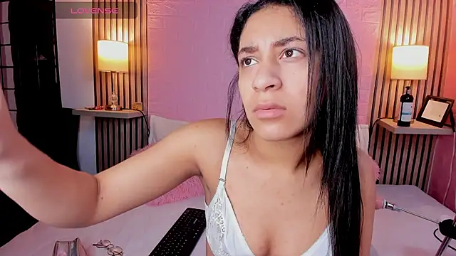 Snapshot of medussa_sexi chatting on November 17, 2025, 3:43 am medussa sexi online show from November 17, 2025, 3:43 am