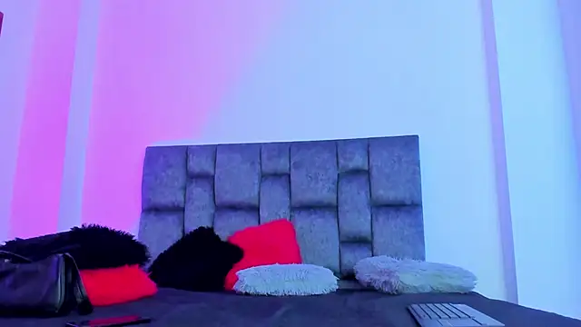 Snapshot of kittymonroe1 chatting on November 21, 2025, 4:50 pm kittymonroe1 online show from November 21, 2025, 4:50 pm