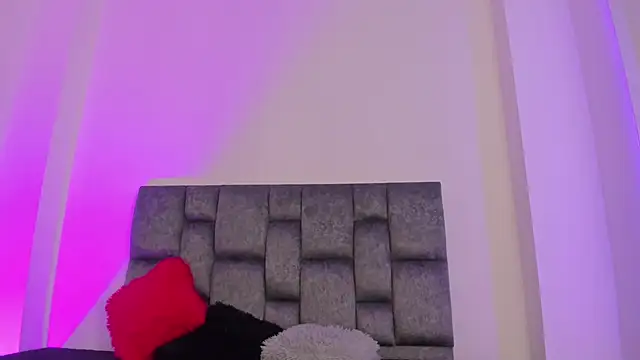 Snapshot of kittymonroe1 chatting on November 29, 2025, 5:13 pm kittymonroe1 online show from November 29, 2025, 5:13 pm