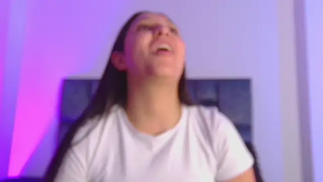 Snapshot of kittymonroe1 chatting on December 14, 2025, 5:07 pm kittymonroe1 online show from December 14, 2025, 5:07 pm