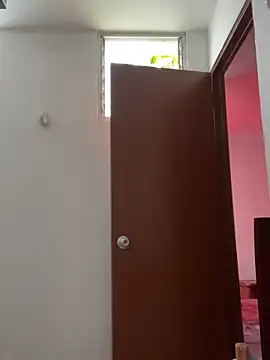 Snapshot of Selena_Roa chatting on October 26, 2025, 12:05 pm Selena Roa online show from October 26, 2025, 12:05 pm