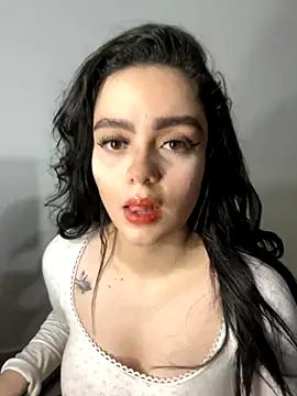 Snapshot of Selena_Roa chatting on November 15, 2025, 12:47 am Selena Roa online show from November 15, 2025, 12:47 am