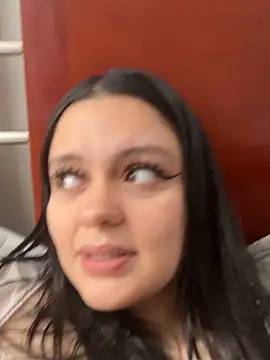 Selena Roa online show from April 8, 2026, 3:57 pm