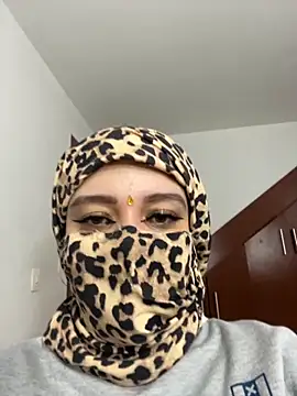 Snapshot of Selena_Roa chatting on November 27, 2025, 2:39 pm Selena Roa online show from November 27, 2025, 2:39 pm