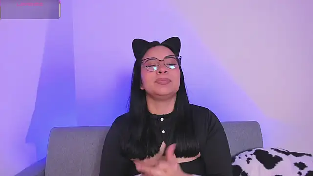 Snapshot of miah_storm chatting on December 1, 2025, 11:49 pm miah storm online show from December 1, 2025, 11:49 pm