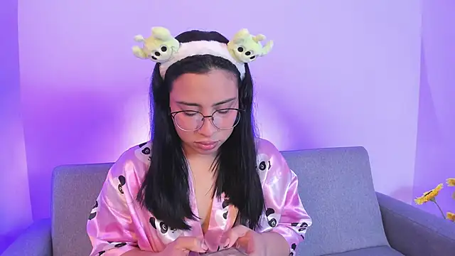 Snapshot of miah_storm chatting on December 5, 2025, 3:38 am miah storm online show from December 5, 2025, 3:38 am