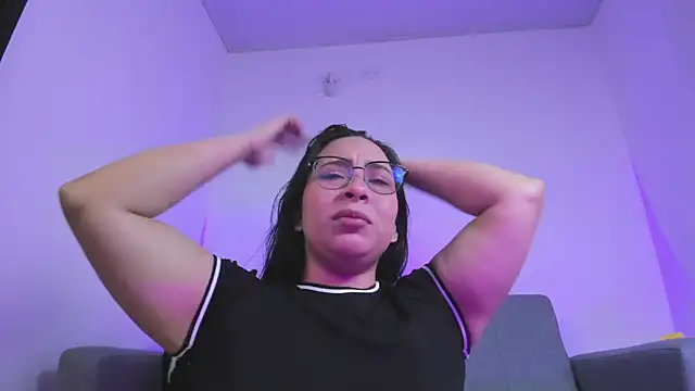 Snapshot of miah_storm chatting on December 19, 2025, 4:27 am miah storm online show from December 19, 2025, 4:27 am