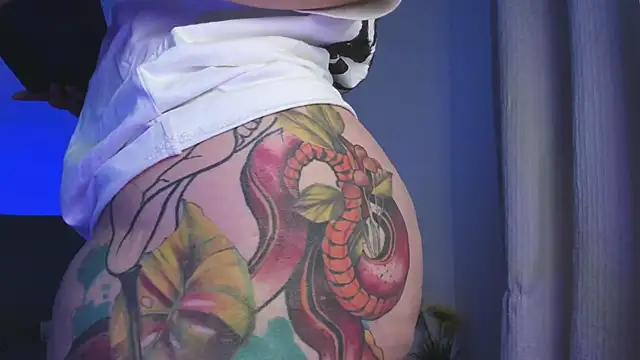 Snapshot of miah_storm chatting on February 4, 2026, 3:12 am miah storm online show from February 4, 2026, 3:12 am