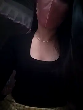 Emili68 online show from October 28, 2025, 8:35 am