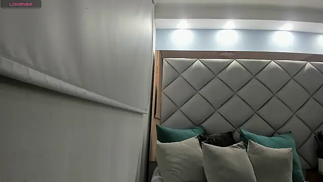 Snapshot of mirandaduboiss chatting on November 20, 2025, 5:13 pm mirandaduboiss online show from November 20, 2025, 5:13 pm