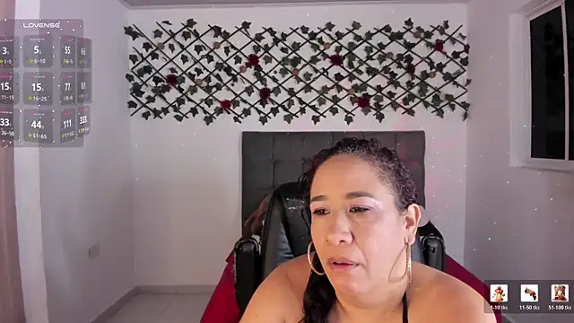 Karly Closson online show from December 19, 2025, 9:00 am