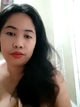 Creamy Pussycat28 online show from November 24, 2025, 9:37 pm