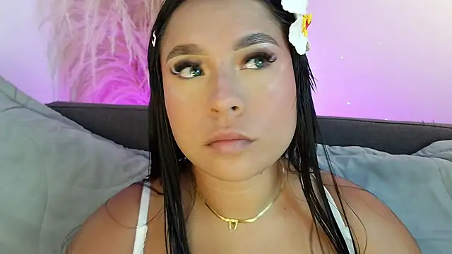 Snapshot of mia_roux1 chatting on May 3, 2026, 7:28 pm mia roux1 online show from May 3, 2026, 7:28 pm