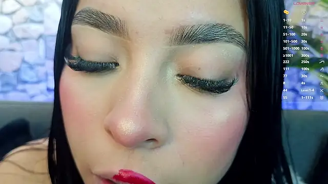 Snapshot of mia_roux1 chatting on November 17, 2025, 5:39 pm mia roux1 online show from November 17, 2025, 5:39 pm