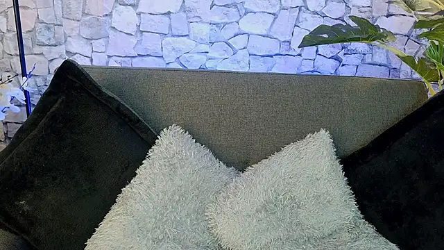 Snapshot of mia_roux1 chatting on December 19, 2025, 7:38 pm mia roux1 online show from December 19, 2025, 7:38 pm