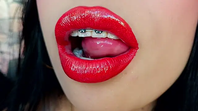 Snapshot of mia_roux1 chatting on November 7, 2025, 5:39 pm mia roux1 online show from November 7, 2025, 5:39 pm