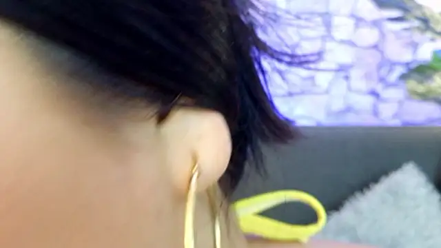 Snapshot of mia_roux1 chatting on November 30, 2025, 4:52 pm mia roux1 online show from November 30, 2025, 4:52 pm