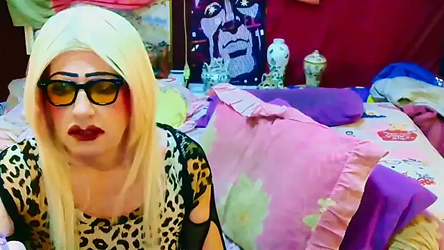 Snapshot of horni4luv chatting on December 16, 2025, 9:52 pm horni4luv online show from December 16, 2025, 9:52 pm