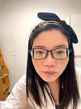 Snapshot of Nlen_baby chatting on November 18, 2025, 12:19 pm Nlen baby online show from November 18, 2025, 12:19 pm