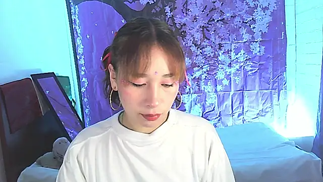 Charlotte morh  online show from November 12, 2025, 11:52 pm