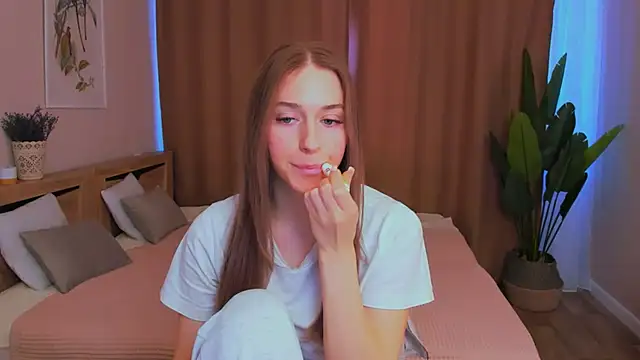 Snapshot of sassy_cutie chatting on February 26, 2026, 2:28 pm sassy cutie online show from February 26, 2026, 2:28 pm