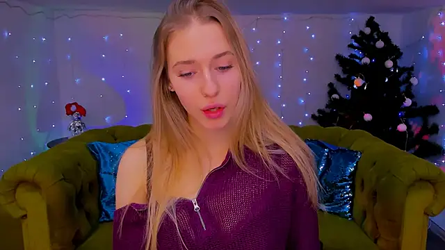 Snapshot of sassy_cutie chatting on December 22, 2025, 6:02 am sassy cutie online show from December 22, 2025, 6:02 am