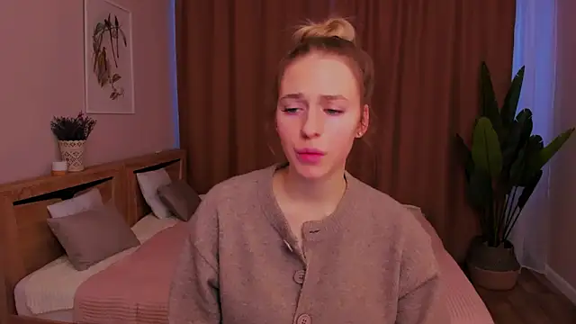 Snapshot of sassy_cutie chatting on February 11, 2026, 1:22 pm sassy cutie online show from February 11, 2026, 1:22 pm