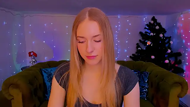 Snapshot of sassy_cutie chatting on December 21, 2025, 9:00 am sassy cutie online show from December 21, 2025, 9:00 am