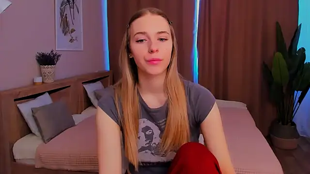 Snapshot of sassy_cutie chatting on February 20, 2026, 9:44 am sassy cutie online show from February 20, 2026, 9:44 am