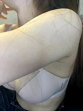 Snapshot of kitty-20x chatting on November 17, 2025, 2:10 pm kitty-20x online show from November 17, 2025, 2:10 pm