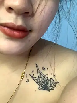 Snapshot of helo-kitty chatting on November 24, 2025, 5:13 pm helo-kitty online show from November 24, 2025, 5:13 pm