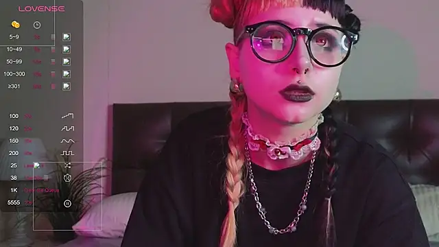 Snapshot of _JustCass_ chatting on November 24, 2025, 2:50 pm JustCass online show from November 24, 2025, 2:50 pm