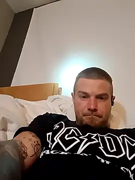 DadDDick925 online show from November 29, 2025, 9:53 am