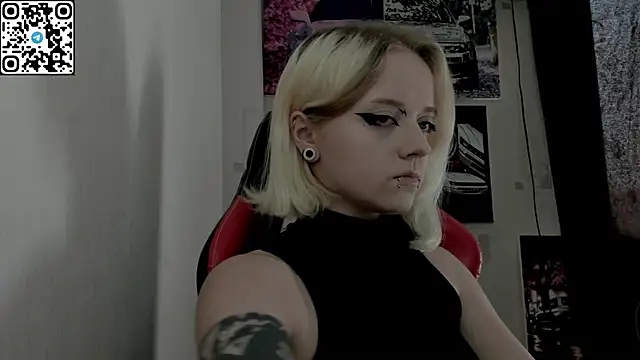 Snapshot of Holy_Mistress_S chatting on July 18, 2026, 10:13 am Holy Mistress S online show from July 18, 2026, 10:13 am