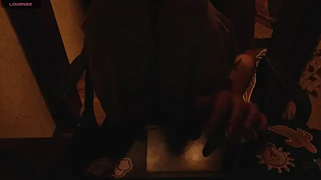 LiloMeow online show from November 11, 2025, 6:47 pm