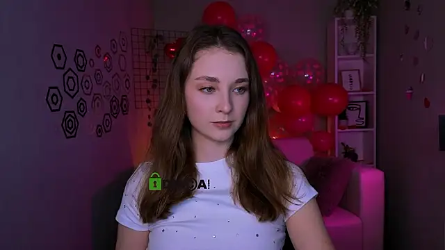 Snapshot of alisabliss chatting on February 13, 2026, 8:31 pm alisabliss online show from February 13, 2026, 8:31 pm