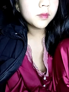 Quynhsumon online show from February 10, 2026, 2:49 pm