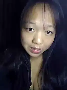 Snapshot of Quynhsumon chatting on November 22, 2025, 3:11 pm Quynhsumon online show from November 22, 2025, 3:11 pm