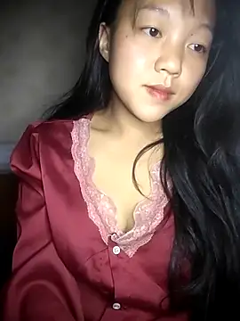 Snapshot of Quynhsumon chatting on December 22, 2025, 2:39 pm Quynhsumon online show from December 22, 2025, 2:39 pm