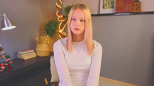 YungLyssy online show from November 12, 2025, 3:32 am