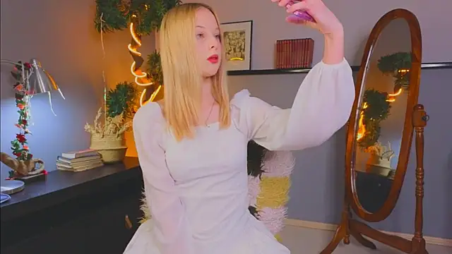 YungLyssy online show from December 17, 2025, 3:33 am