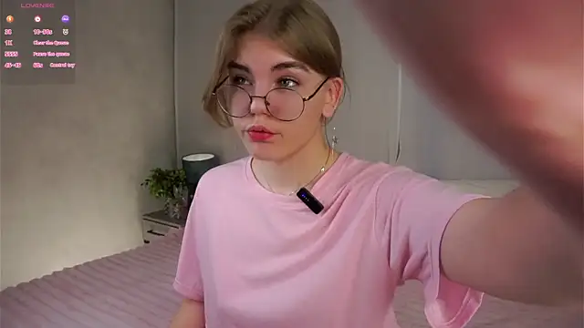 MelodyBaur online show from March 18, 2026, 1:13 pm