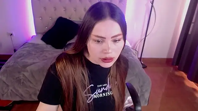 Snapshot of _crystal12 chatting on December 17, 2025, 2:22 pm crystal12 online show from December 17, 2025, 2:22 pm