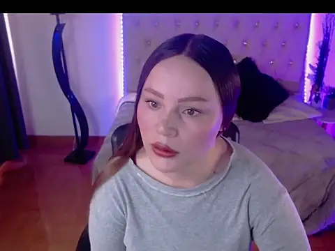 Snapshot of _crystal12 chatting on November 5, 2025, 1:47 pm crystal12 online show from November 5, 2025, 1:47 pm