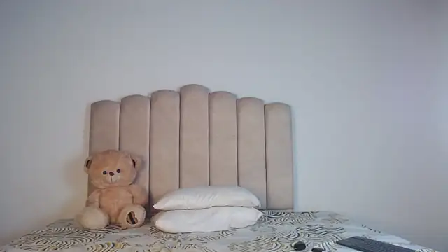 jaydenjhonson online show from December 2, 2025, 8:21 pm