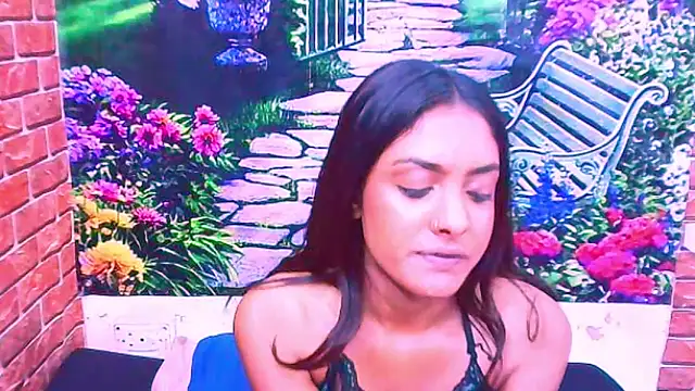 IndianPretty1 online show from December 2, 2025, 9:44 am