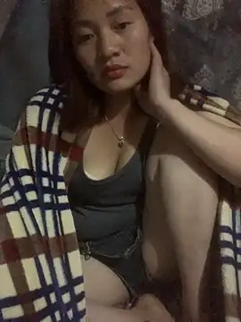 Snapshot of Lara-11 chatting on December 3, 2025, 1:43 pm Lara-11 online show from December 3, 2025, 1:43 pm