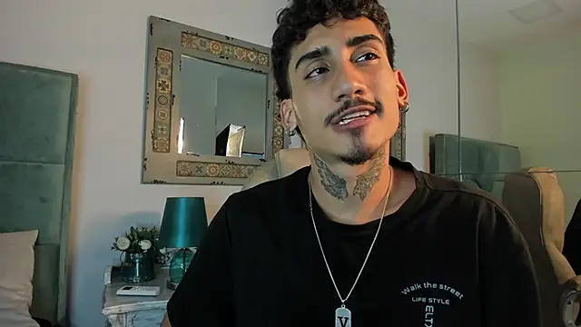 Snapshot of Mr_Strike chatting on November 29, 2025, 2:55 am Mr Strike online show from November 29, 2025, 2:55 am